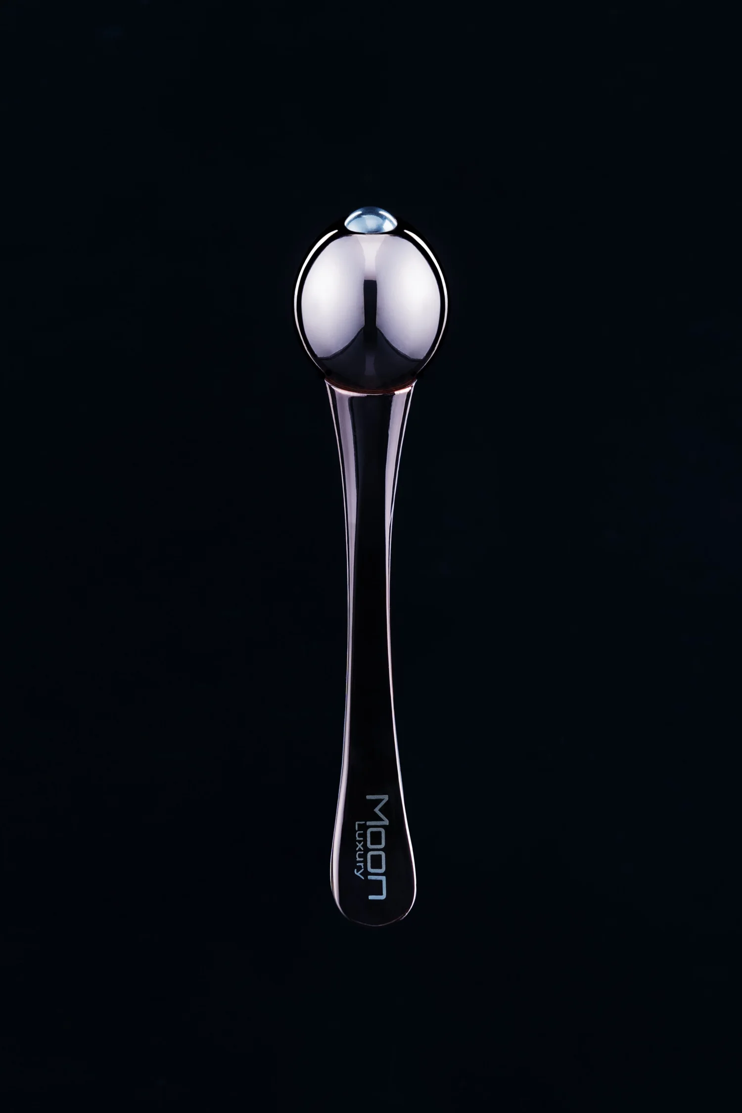 Ball Massager Moon Luxury in zinco per il massaggio del contorno occhi.